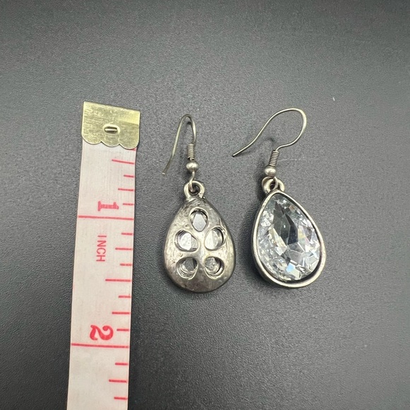 Elegant Silver Tone Teardrop Earrings - Picture 3 of 3